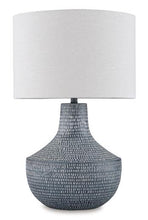 Load image into Gallery viewer, Schylarmont Table Lamp - Ego Home Furniture
