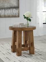 Load image into Gallery viewer, Mackifeld End Table - Ego Home Furniture
