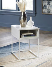 Load image into Gallery viewer, Deznee End Table
