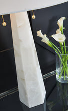 Load image into Gallery viewer, Laurellen Table Lamp - Ego Home Furniture
