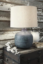 Load image into Gallery viewer, Malthace Table Lamp
