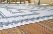 Load image into Gallery viewer, Matinwood 5&#39; x 7&#39; Rug
