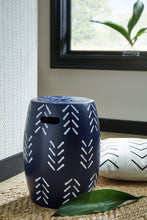 Load image into Gallery viewer, Genemore Stool
