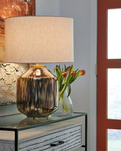 Load image into Gallery viewer, Jadstow Table Lamp - Ego Home Furniture
