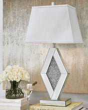 Load image into Gallery viewer, Prunella Lamp Set
