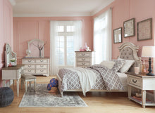 Load image into Gallery viewer, Realyn Nightstand - Ego Home Furniture
