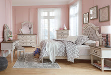 Load image into Gallery viewer, Realyn Nightstand - Ego Home Furniture
