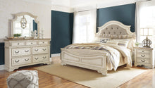 Load image into Gallery viewer, Realyn Nightstand - Ego Home Furniture
