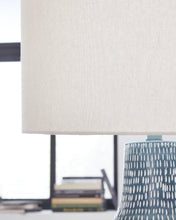 Load image into Gallery viewer, Schylarmont Table Lamp - Ego Home Furniture
