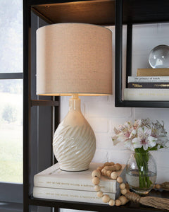 Garinton Lamp Set - Ego Home Furniture