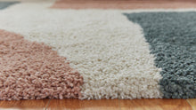 Load image into Gallery viewer, Flynnwick 5&#39; x 7&#39; Rug
