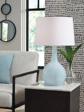 Load image into Gallery viewer, Rylanton Table Lamp
