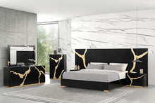 Load image into Gallery viewer, Goldsberg E.King Bed w/ Wall Panels
