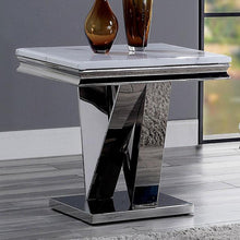 Load image into Gallery viewer, VILLARSGLANE End Table
