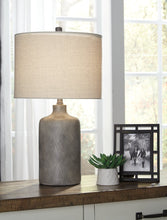Load image into Gallery viewer, Linus Table Lamp
