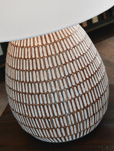Load image into Gallery viewer, Darrich Table Lamp
