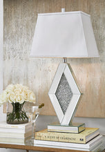 Load image into Gallery viewer, Prunella Lamp Set
