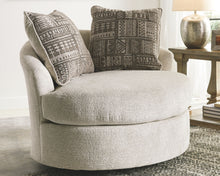 Load image into Gallery viewer, Soletren - Swivel Chair

