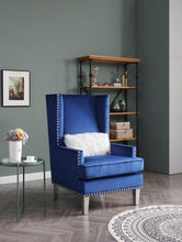 Load image into Gallery viewer, Elegant Traditional Accent Chair
