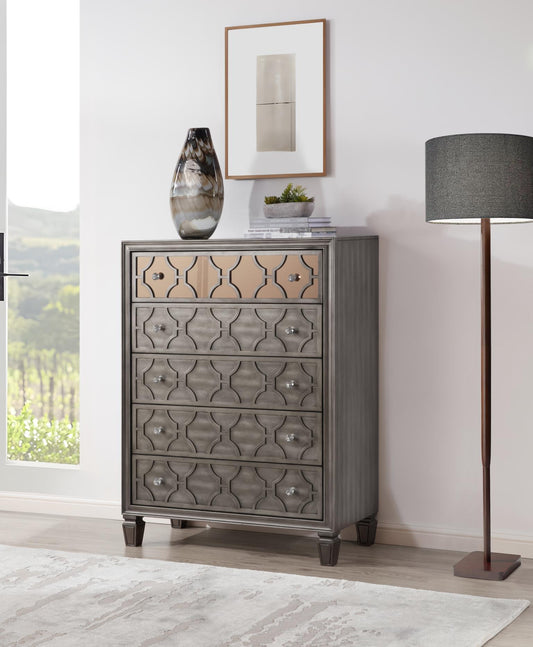 B086 - Chest - Gray
