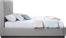 Load image into Gallery viewer, Lucia - Bed
