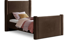 Load image into Gallery viewer, Elias - Velvet Bed
