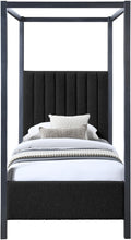 Load image into Gallery viewer, Kelly - Bed
