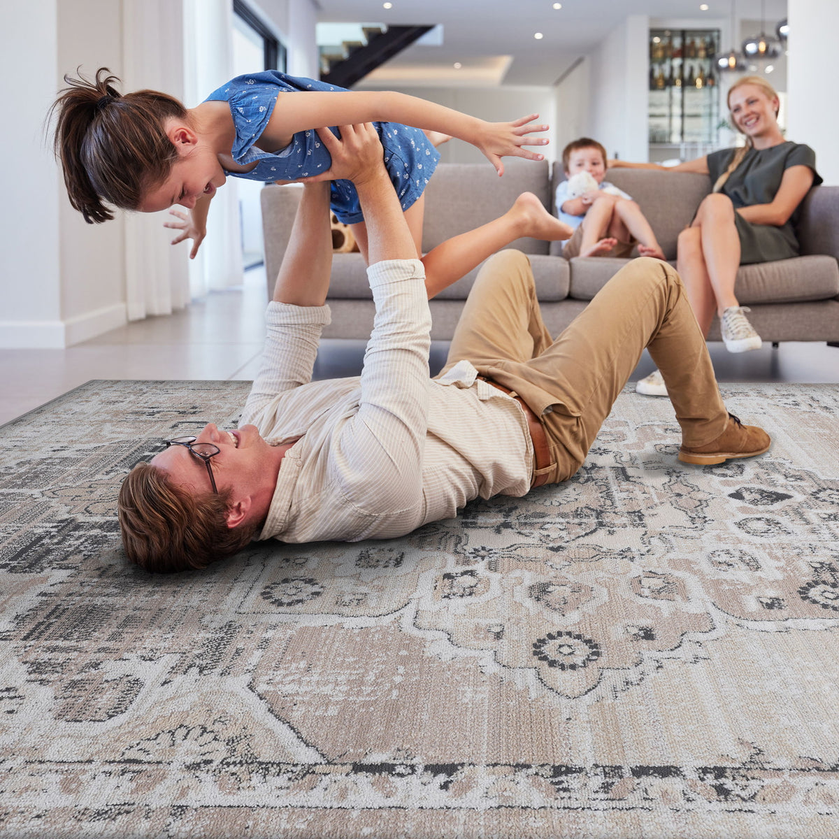Payas - 6' X 9' Medallion Area Rug - Cream / Beige
