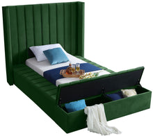 Load image into Gallery viewer, Kiki - Bed
