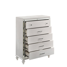 Load image into Gallery viewer, Valentino - Chest
