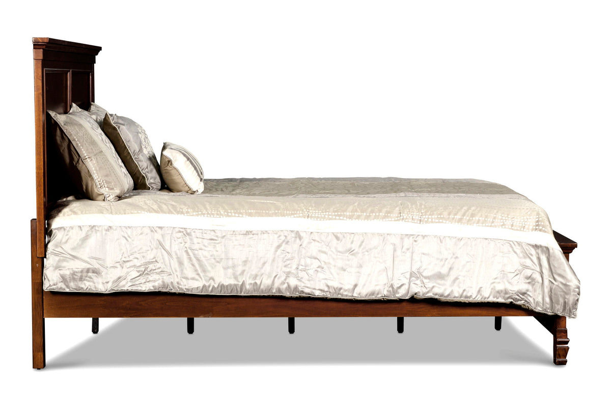 Tamarack - 5/0 Queen Headboard, Footboard & Slats - Brown Cherry
