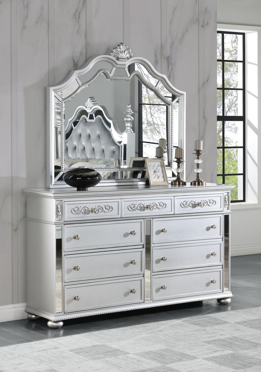 B052 - Dresser - Shimmer Silver