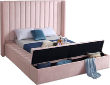 Load image into Gallery viewer, Kiki - Bed
