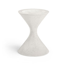 Load image into Gallery viewer, Vessa - Indoor / Outdoor Concrete Planter
