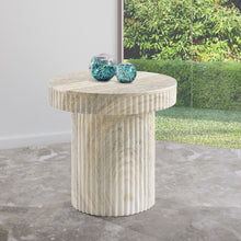 Load image into Gallery viewer, Legatto - Concrete Table
