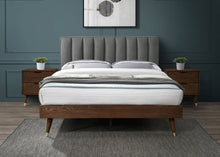 Load image into Gallery viewer, Vance - Bed
