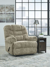 Load image into Gallery viewer, Movie Man - Zero Wall Recliner
