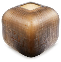 Load image into Gallery viewer, Capard - Vase
