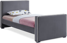 Load image into Gallery viewer, Dillard - Bed

