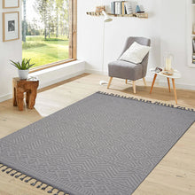 Load image into Gallery viewer, Guros - 8' X 10' Geometric Indoor / Outdoor Area Rug - White

