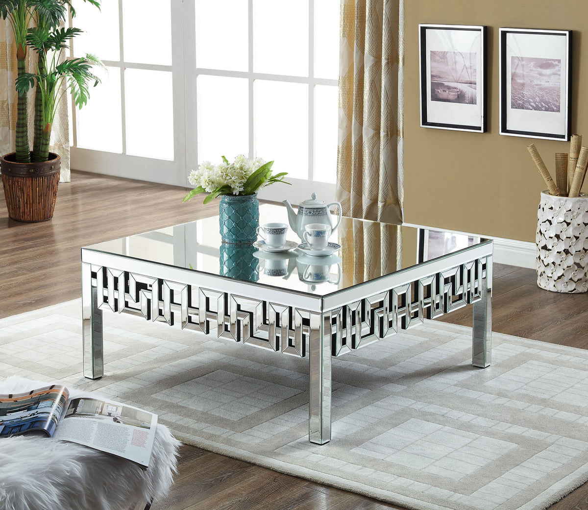 Aria - Table