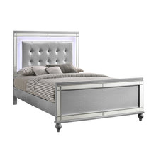 Load image into Gallery viewer, Valentino - 5/0 Queen Footboard &amp; Slats - Silver
