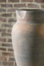 Load image into Gallery viewer, Brickmen - Vase
