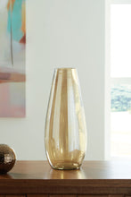 Load image into Gallery viewer, Rhettman - Vase
