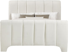 Load image into Gallery viewer, Camila - Bed
