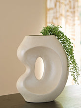 Load image into Gallery viewer, Odion - Vase
