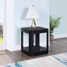 Load image into Gallery viewer, Reeves - Table
