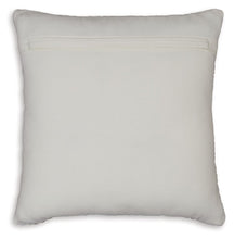 Load image into Gallery viewer, Nashlin - Pillow
