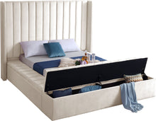 Load image into Gallery viewer, Kiki - Bed
