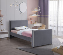 Load image into Gallery viewer, Dillard - Bed
